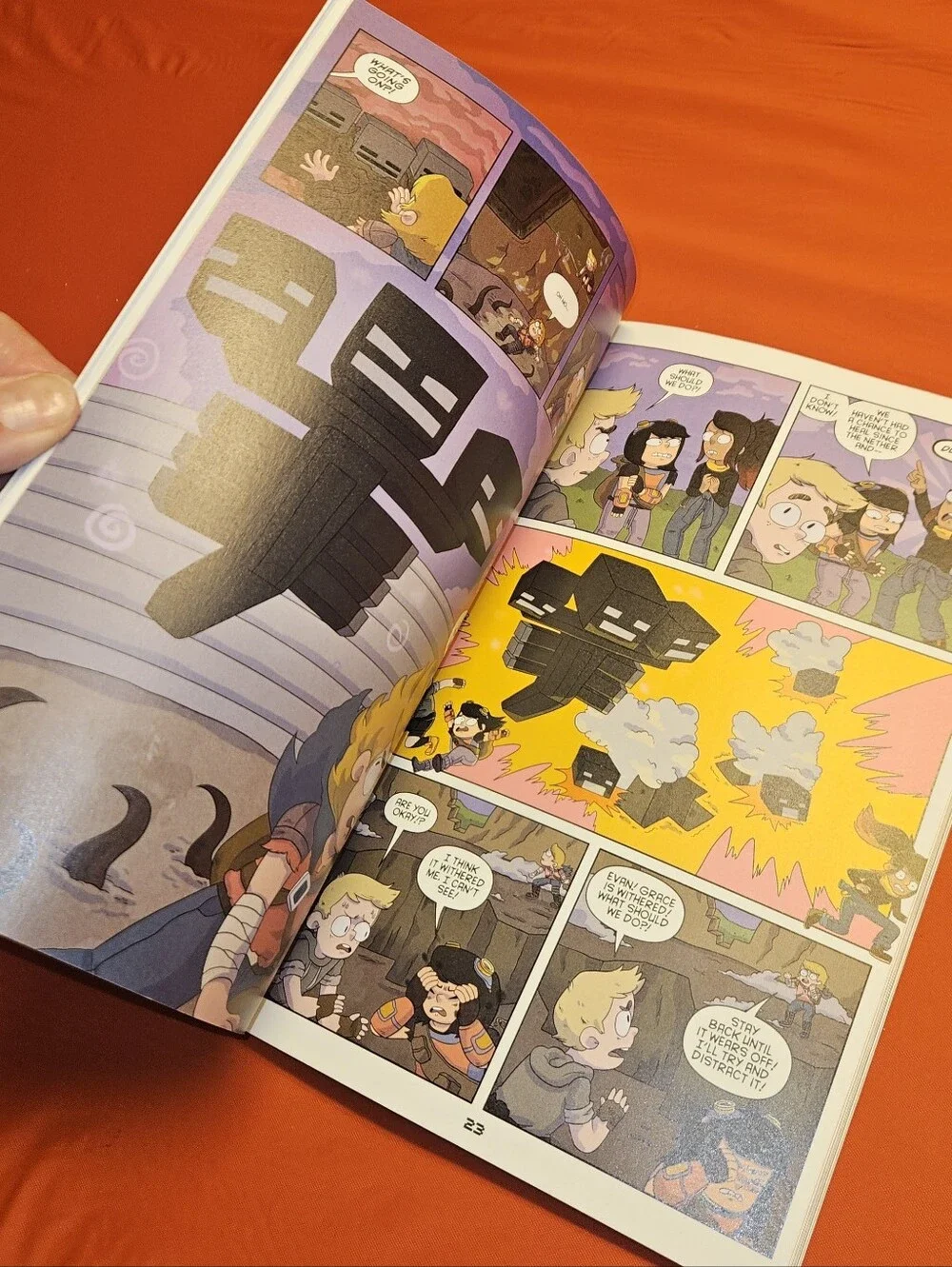 Minecraft Graphic Paperback Comic - 2019 Great Pre-Owned Condition